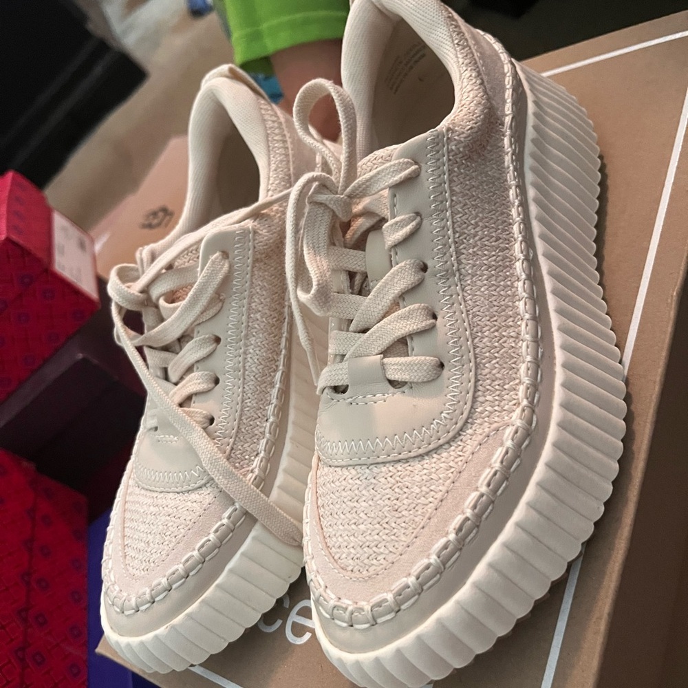 Dolce Vita sneakers